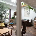 Nice 63 M Near Buttes-Chaumont