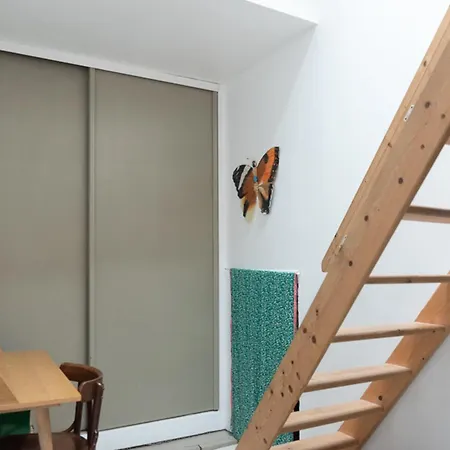 63 M Near Buttes-chaumont Appartamento Parigi