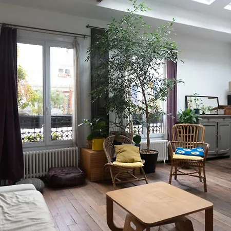 63 M Near Buttes-chaumont *